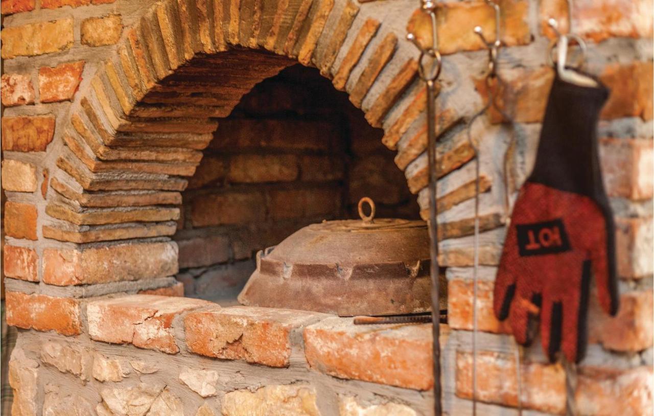 Stunning Home In Punat With Kitchen Stara Baška Buitenkant foto